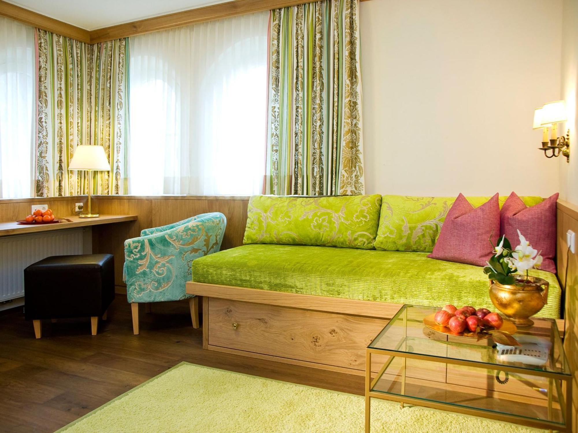 Neuhaus Zillertal Resort Майерхофен Екстериор снимка