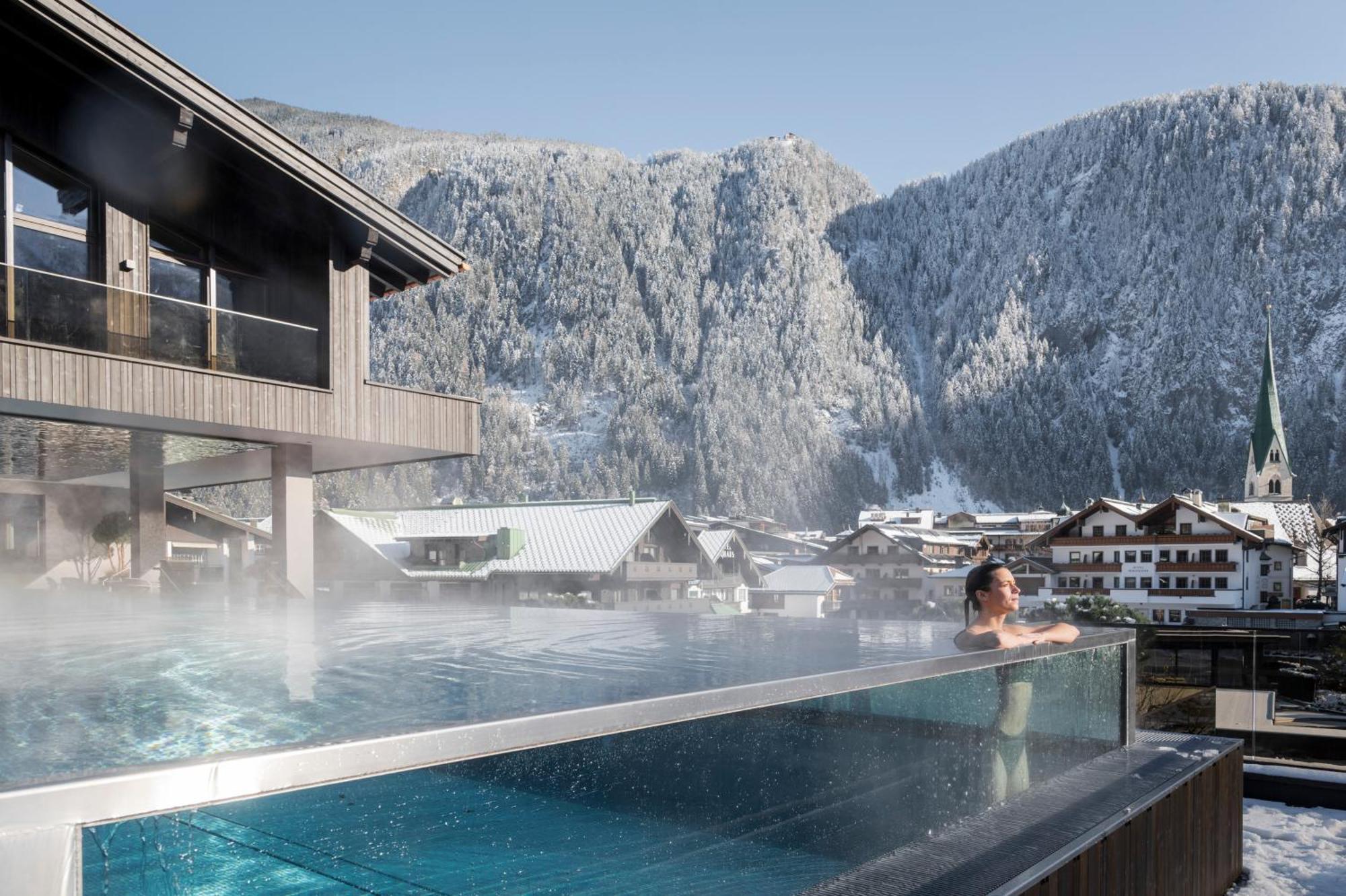 Neuhaus Zillertal Resort Майерхофен Екстериор снимка